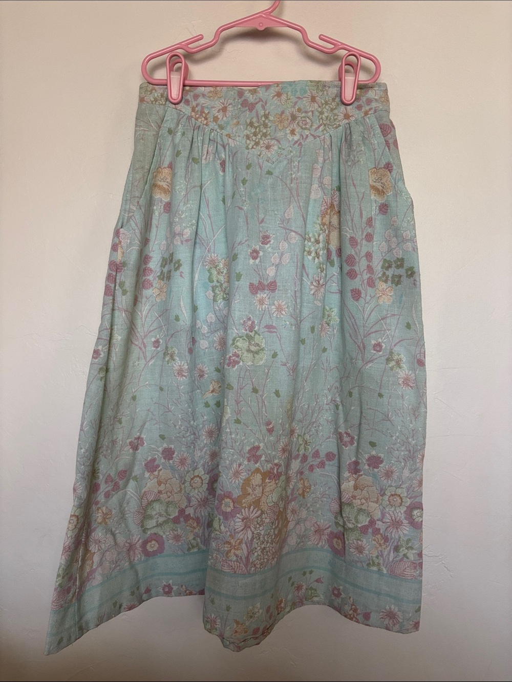 Vintage 70s Floral Midi Skirt and Shawl in Mint Green